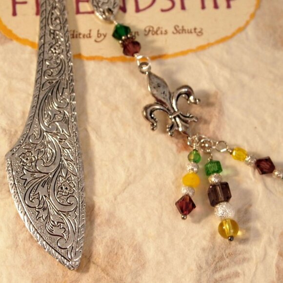 Mardi Gras Bookmark Fleur De Lis Bookmark Dangle Beaded Phoenix Tail Page Saver - Picture 3 of 9